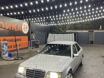 Mercedes-Benz E 200 1994 года за 2 500 000 тг. в Сарканд – фото 2