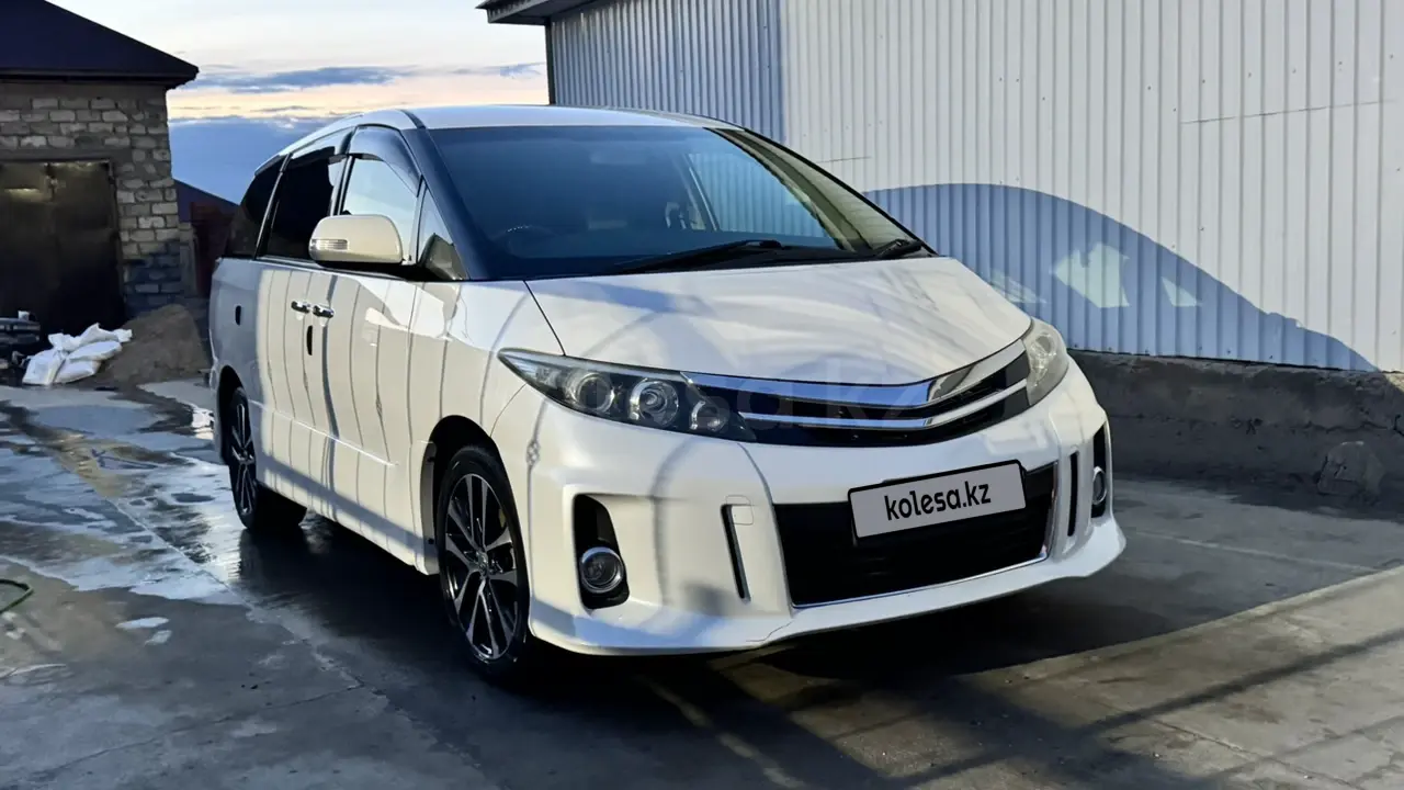 Toyota Estima, 2013