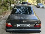 Mercedes-Benz E 430 1991 года за 3 500 000 тг. в Актобе – фото 4