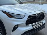 Toyota Highlander 2022 года за 31 500 000 тг. в Алматы – фото 4