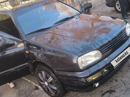 Volkswagen Golf 1996 года за 1 400 000 тг. в Алматы – фото 2