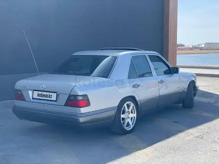 Mercedes-Benz E 220 1993 года за 1 800 000 тг. в Кызылорда – фото 15