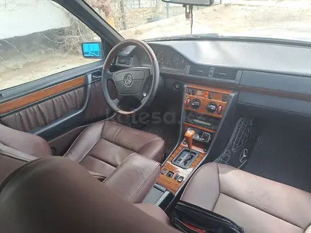 Mercedes-Benz E 220 1993 года за 1 800 000 тг. в Кызылорда – фото 16