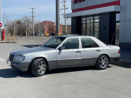 Mercedes-Benz E 220 1993 года за 1 800 000 тг. в Кызылорда – фото 5