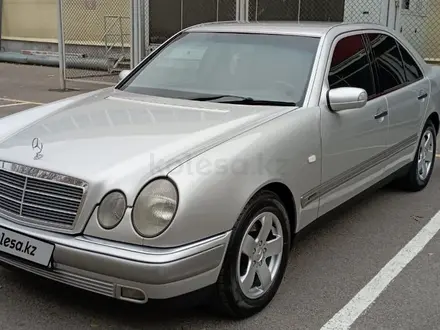 Mercedes-Benz E 280 1998 года за 4 750 000 тг. в Алматы