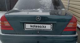 Mercedes-Benz C 180 1994 годаүшін2 450 000 тг. в Кокшетау – фото 2