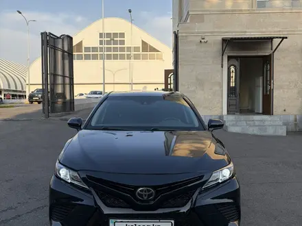 Toyota Camry 2018 года за 11 800 000 тг. в Шымкент – фото 5