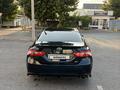 Toyota Camry 2018 года за 11 800 000 тг. в Шымкент – фото 6