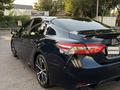Toyota Camry 2018 года за 11 800 000 тг. в Шымкент – фото 7