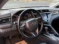Toyota Camry 2018 года за 11 800 000 тг. в Шымкент – фото 9