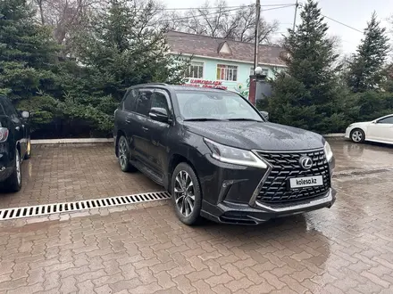 Lexus LX 570 2021 года за 65 000 000 тг. в Астана – фото 3