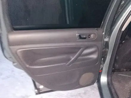 Volkswagen Passat 2004 года за 2 700 000 тг. в Астана – фото 9
