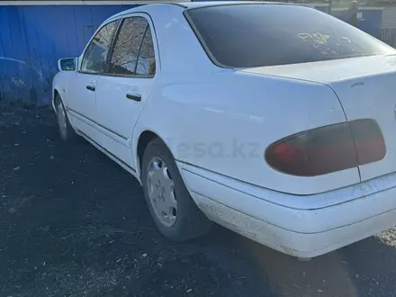 Mercedes-Benz E 230 1999 года за 3 000 000 тг. в Павлодар