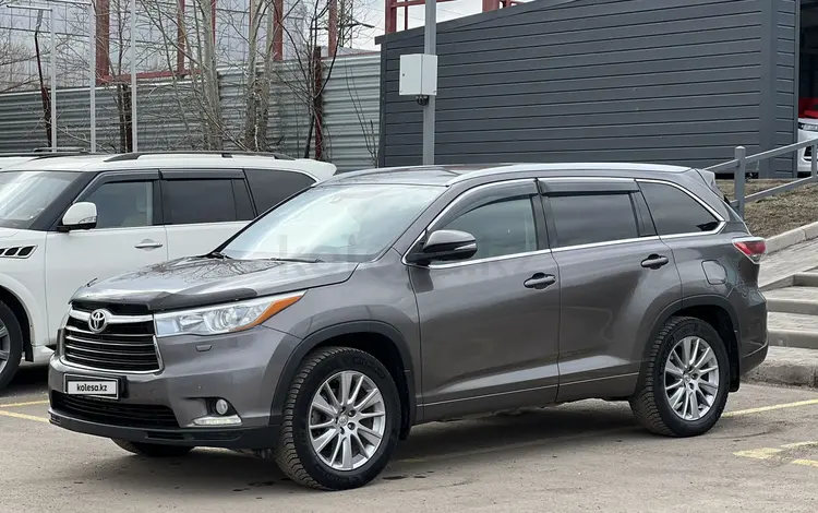 Toyota Highlander 2013 года за 14 950 000 тг. в Караганда