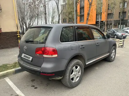 Volkswagen Touareg 2005 года за 4 000 000 тг. в Алматы – фото 4