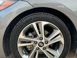 Hyundai Elantra 2017 годаүшін7 500 000 тг. в Шымкент – фото 4