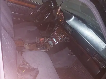Mercedes-Benz E 320 1993 года за 1 400 000 тг. в Астана – фото 7