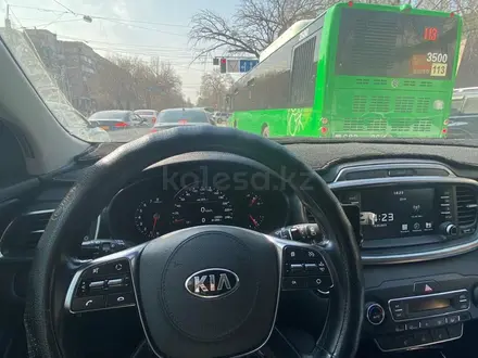 Kia Sorento 2019 года за 13 300 000 тг. в Алматы – фото 2