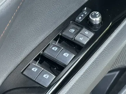Toyota Camry 2020 года за 12 200 000 тг. в Семей – фото 18