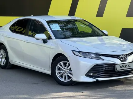 Toyota Camry 2020 года за 12 200 000 тг. в Семей – фото 3