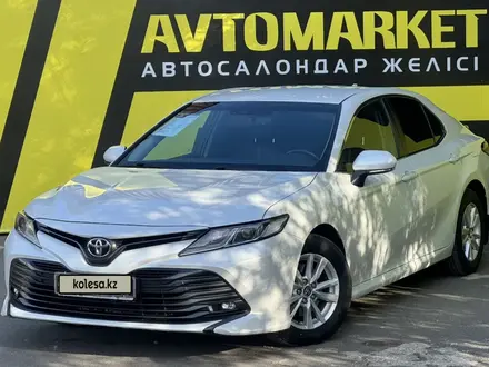 Toyota Camry 2020 года за 12 200 000 тг. в Семей