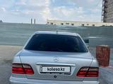 Mercedes-Benz E 280 2001 года за 5 000 000 тг. в Актау – фото 2