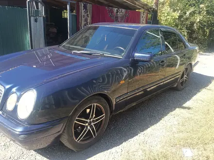 Mercedes-Benz E 230 1997 года за 2 200 000 тг. в Уштобе