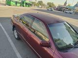 Toyota Camry 1998 года за 2 600 000 тг. в Алматы – фото 2