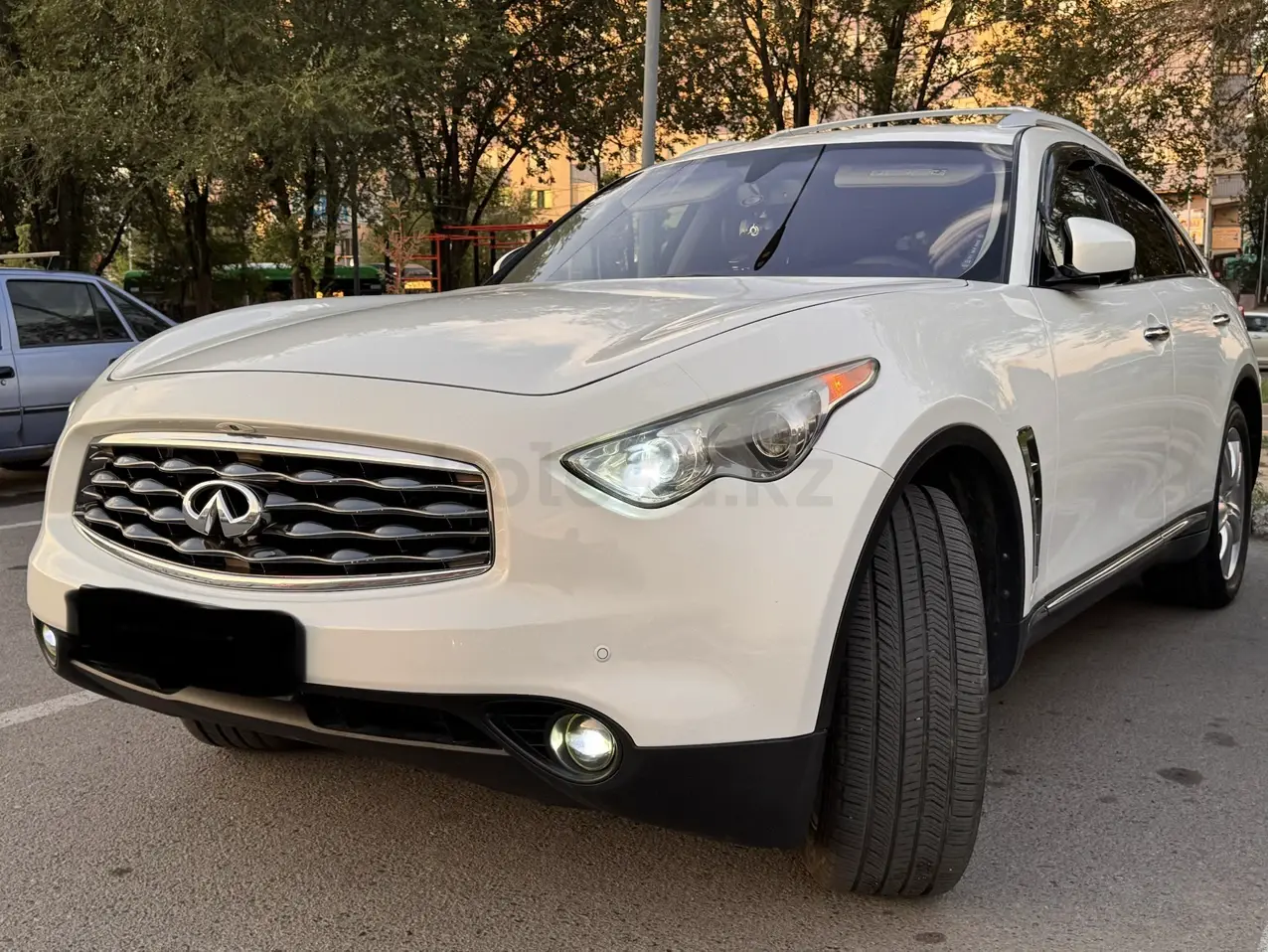 Infiniti FX35, 2010
