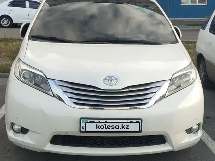 Toyota Sienna 2015 года за 13 800 000 тг. в Алматы