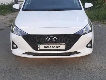 Hyundai Accent 2021 года за 8 800 000 тг. в Кульсары