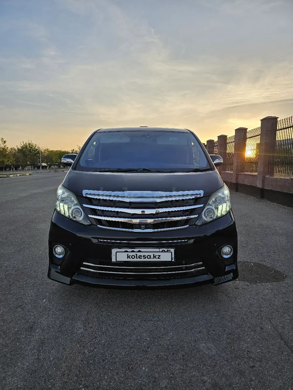 Toyota Alphard, 2013