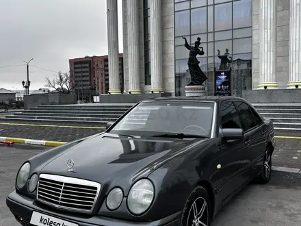 Mercedes-Benz E 230 1996 года за 2 850 000 тг. в Петропавловск