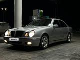 Mercedes-Benz E 240 2000 года за 6 000 000 тг. в Тараз – фото 2