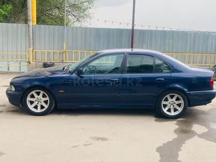 BMW 528 1996 года за 1 700 000 тг. в Алматы – фото 2