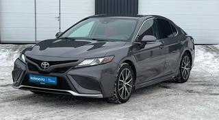 Toyota Camry 2021 года за 15 140 000 тг. в Астана