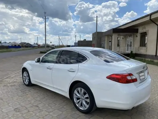 Nissan Fuga, 2013