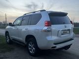 Toyota Land Cruiser Prado 2012 года за 13 900 000 тг. в Актобе – фото 2