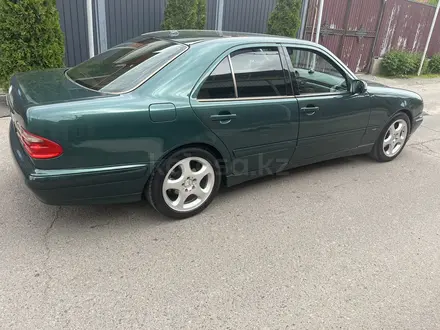 Mercedes-Benz E 320 2000 года за 4 600 000 тг. в Алматы – фото 8