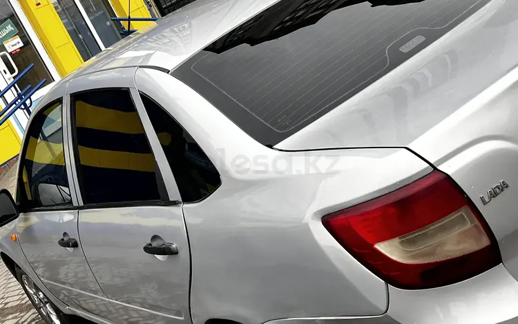 ВАЗ (Lada) Granta 2190 2015 годаүшін2 600 000 тг. в Семей