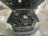 Honda CR-V 1999 годаүшін4 000 000 тг. в Талгар