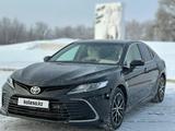 Toyota Camry 2022 года за 16 200 000 тг. в Уральск – фото 3