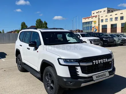 Toyota Land Cruiser GR Sport 2023 года за 56 000 000 тг. в Актау