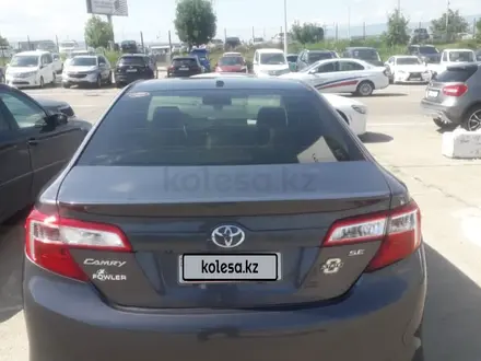 Toyota Camry 2014 года за 9 300 000 тг. в Атырау – фото 2