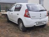 Renault Sandero 2011 года за 2 000 000 тг. в Уральск – фото 2