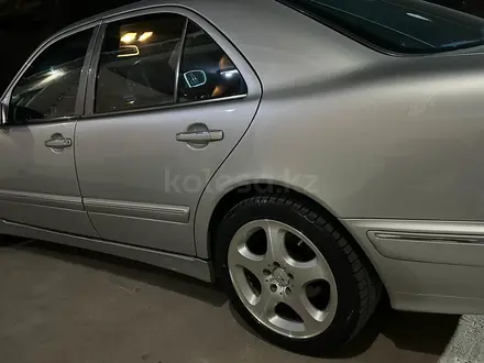 Mercedes-Benz E 320 2000 года за 7 100 000 тг. в Шымкент – фото 6