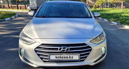 Hyundai Elantra 2018 года за 7 850 000 тг. в Костанай – фото 2