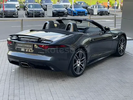 Jaguar F-Type 2020 года за 39 500 000 тг. в Алматы – фото 10