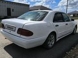 Mercedes-Benz E 230 1995 года за 1 500 000 тг. в Актобе – фото 2