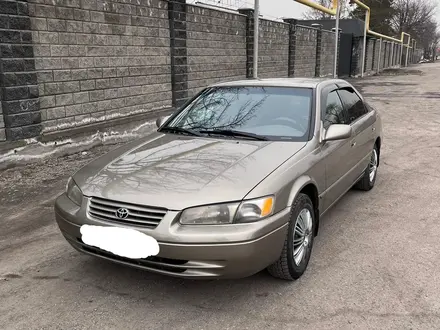 Toyota Camry 1998 года за 2 400 000 тг. в Актобе